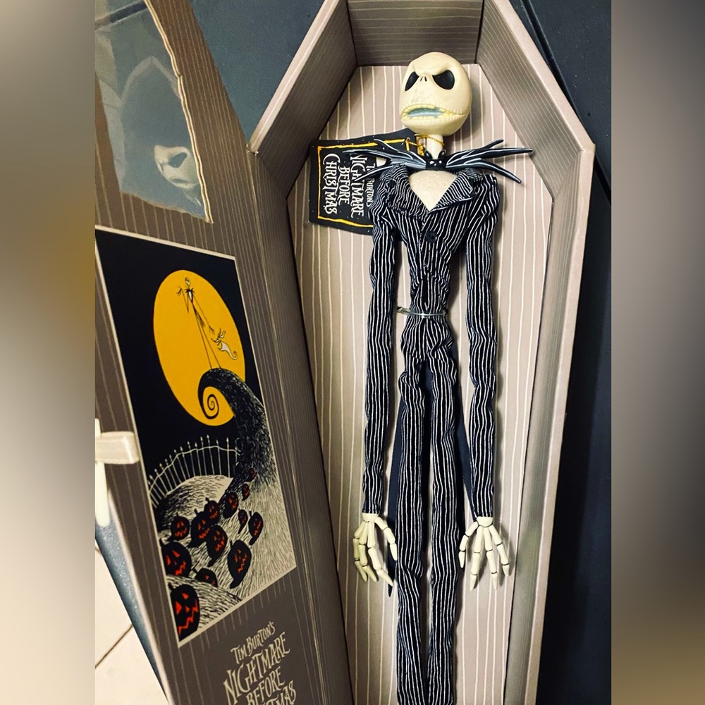 NIGHTMARE BEFORE CHRISTMAS 16” Jack Collection Doll  and Coffin Box